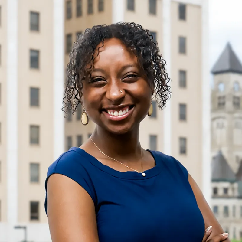 laila woltman headshot